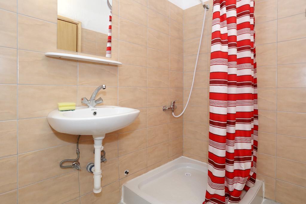 Basil Apartments And Rooms Betina  Room photo